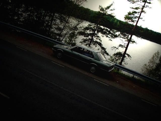 http://i522.photobucket.com/albums/w347/timmy_r87/bmw528-061.jpg